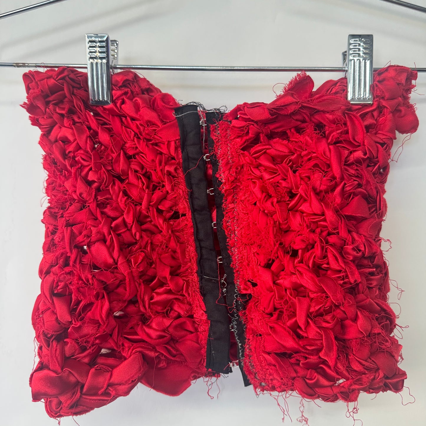 RED KNOTTED STRAPLESS TOP