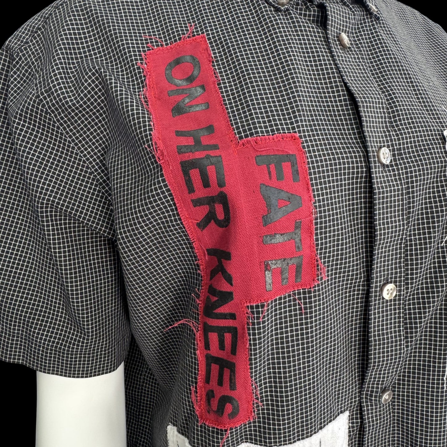 DELINCUENTES "FATE ON HER KNEES" BUTTON UP SHIRT
