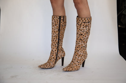 HIROKO HATA BEIGE EYELET BOOTS